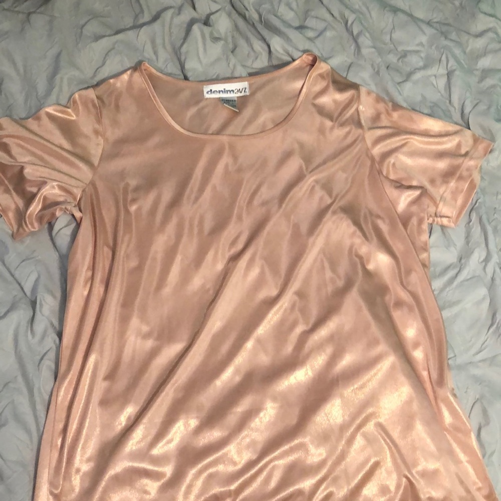 gold t-shirt
